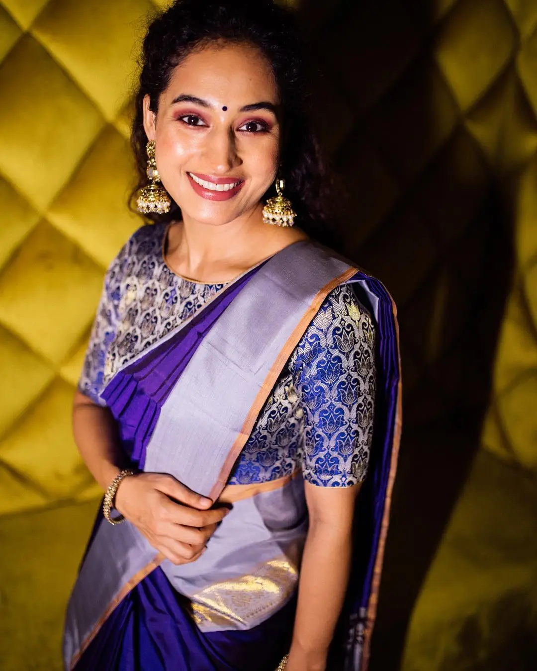 Pooja Ramachandran Images in Blue Saree Blouse